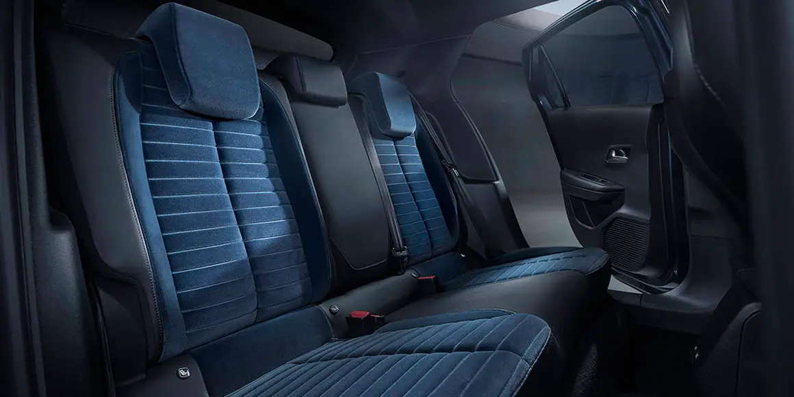 Lancia-Ypsilon_presentacion-oficial_plazas-trsaeras
