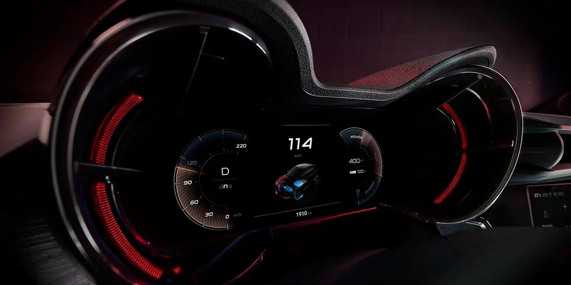 Alfa-Romeo-Milano_cuadro-instrumentos