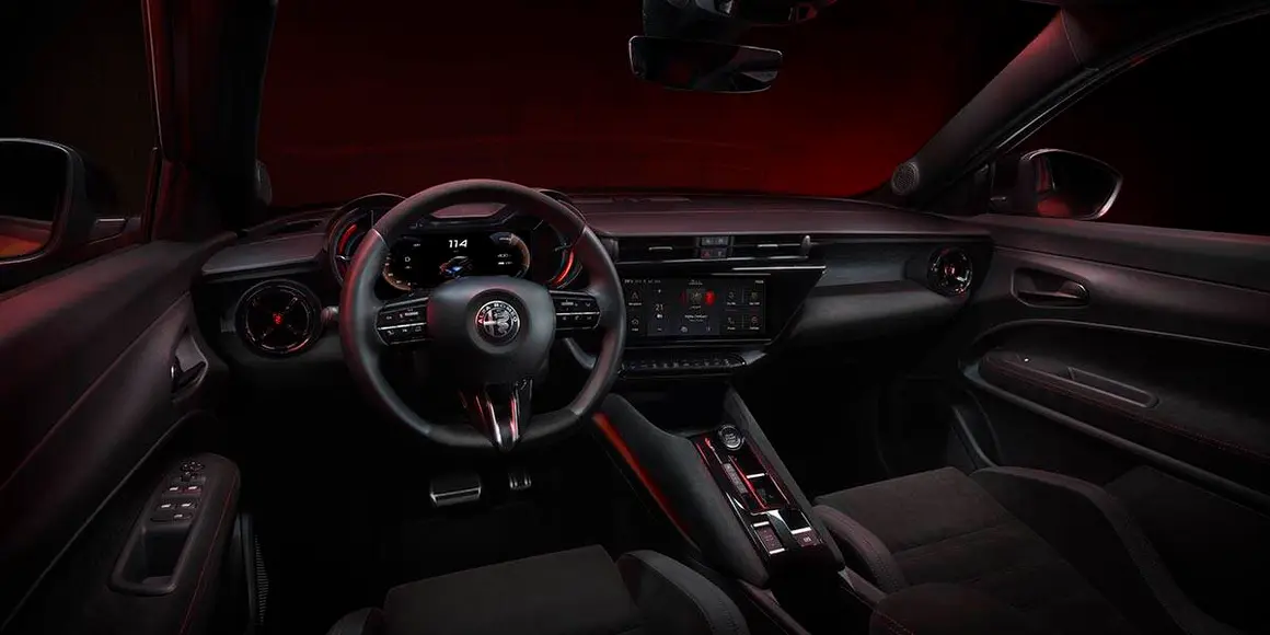 Alfa-Romeo-Milano_interior