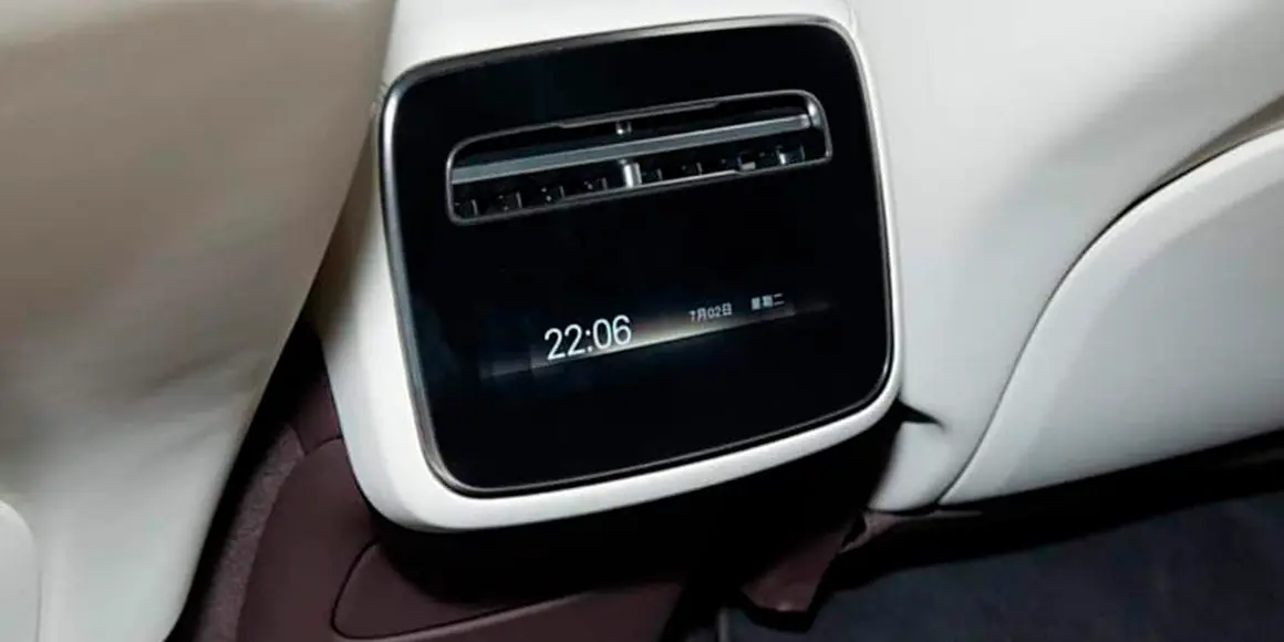 BYD-Denza-Z9-GT_pantalla-trasera