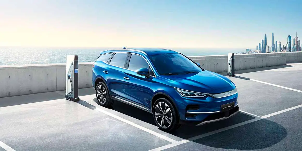 BYD-Tang_nuevo_puesto-carga