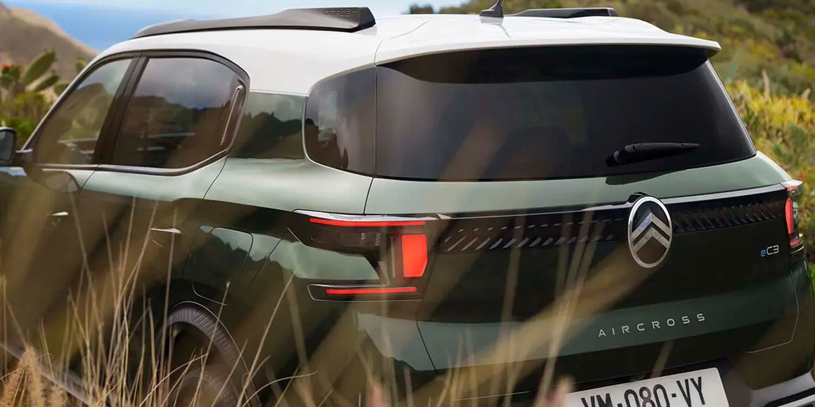 Citroen-e-C3-Aircross_trasera
