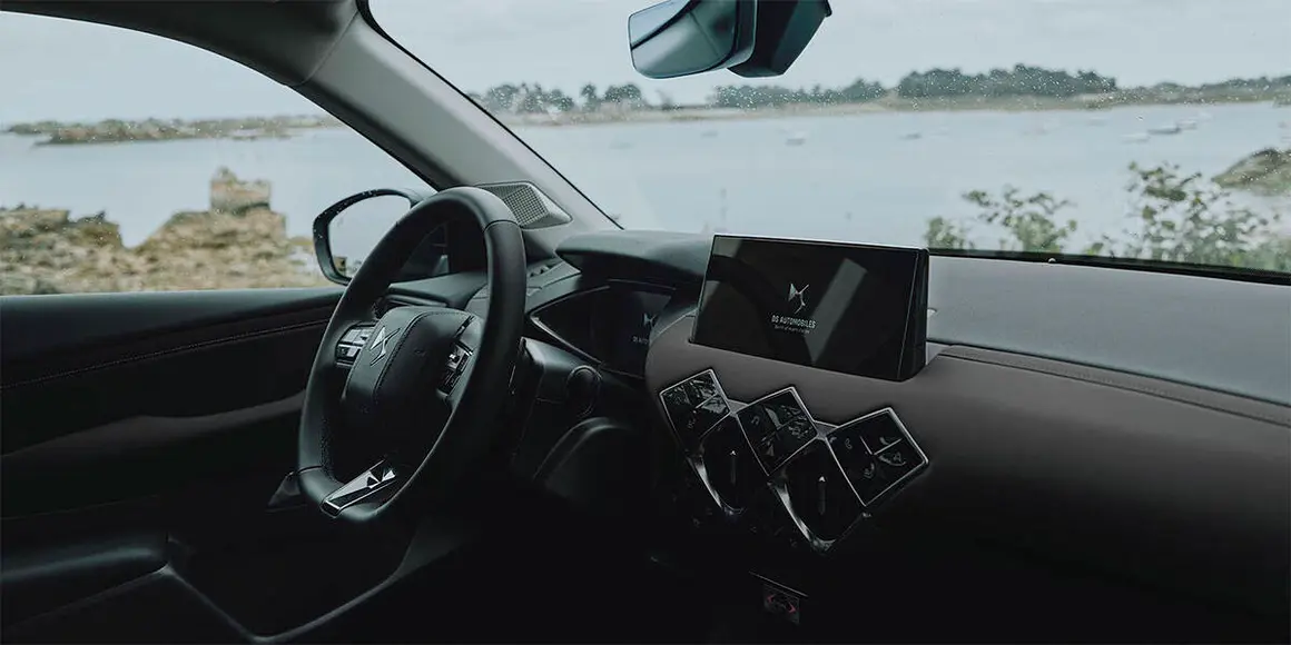 DS-3-E-Tense_interior