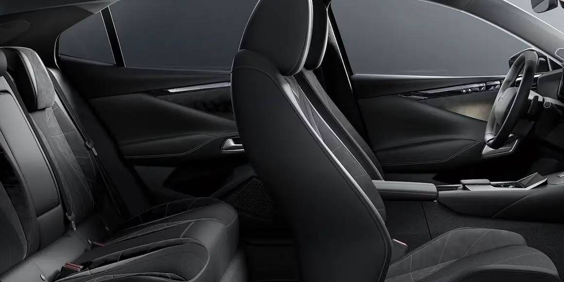 DS-N-4_interior