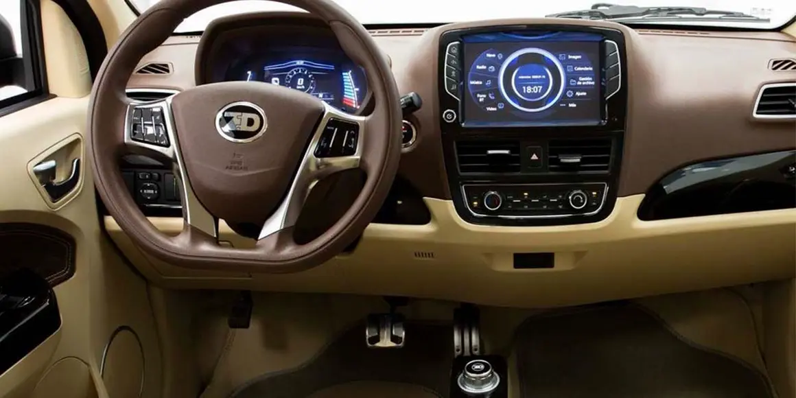 Invicta-D2S_interior
