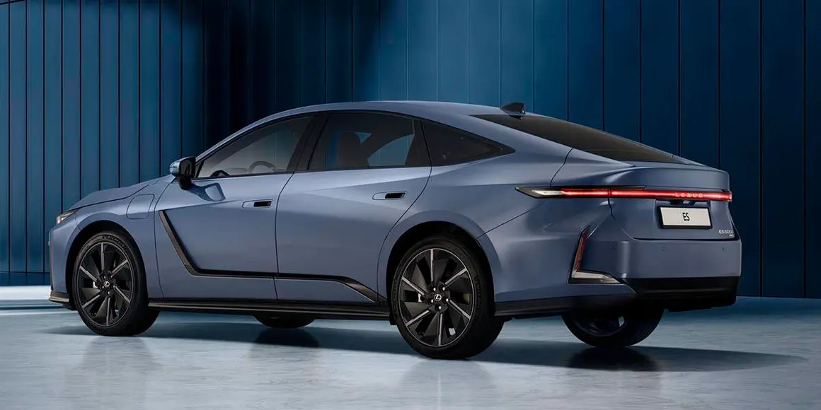 Lexus-ES_