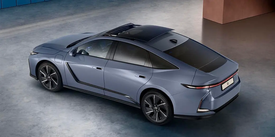 Lexus-ES_arriba