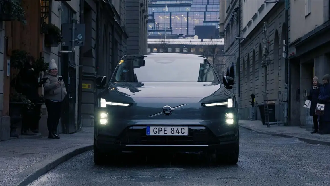 Descubre los avances en movilidad el&eacute;ctrica con este veh&iacute;culo innovador en la ciudad.