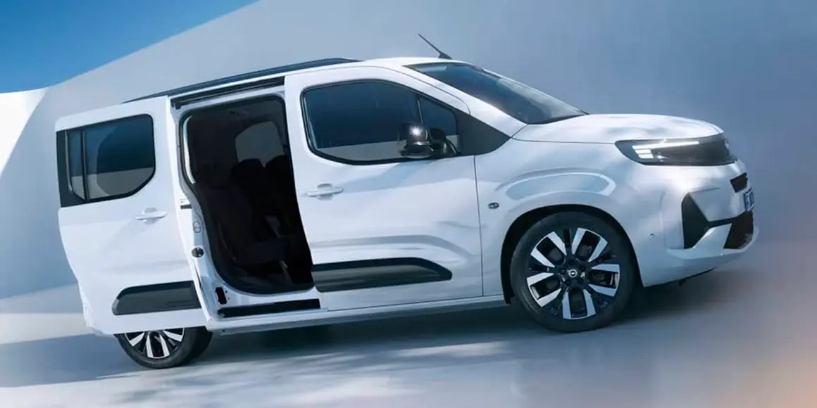 Furgoneta el&eacute;ctrica moderna y ecol&oacute;gica ideal para movilidad urbana y transporte sostenible.