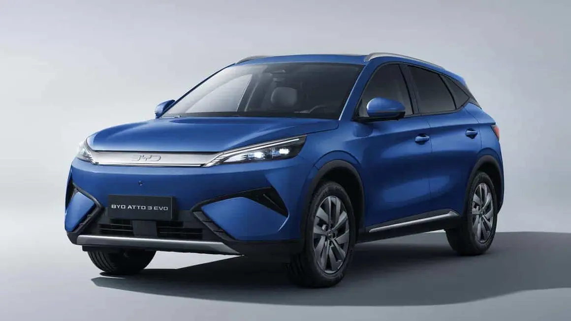 BYD ATTO 3 EVO de color azul