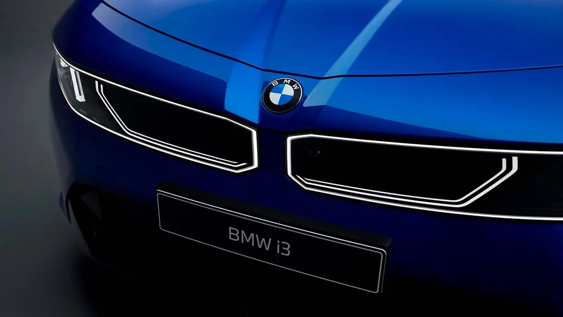 Imagen del nuevo BMW i3 2026, coche el&eacute;ctrico con dise&ntilde;o moderno y tecnolog&iacute;a avanzada.