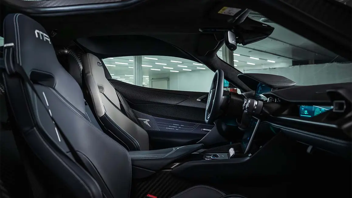 Interior del exclusivo Rimac Nevera R Founder&rsquo;s Edition, un hiperdeportivo el&eacute;ctrico de edici&oacute;n limitada.