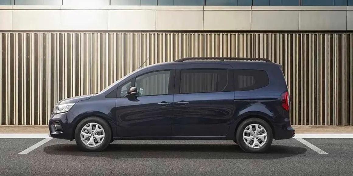 Renault-Grand-Kangoo-E-Tech_lateral