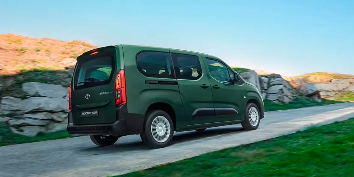 Toyota-Proace-City-Verso-Electric_trasera