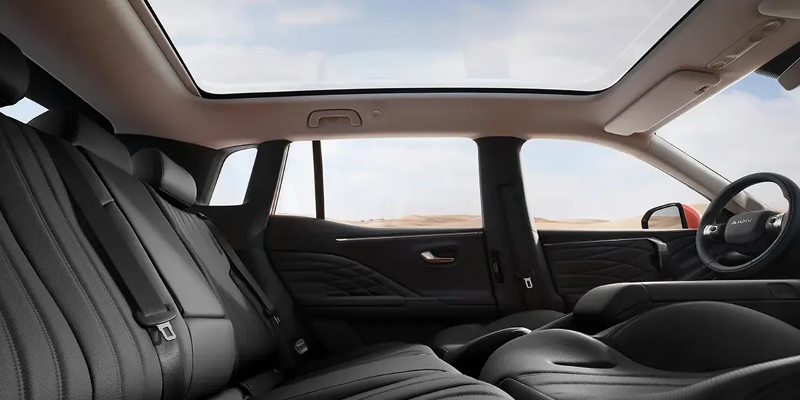 GAC-Aion-V_interior-lateral
