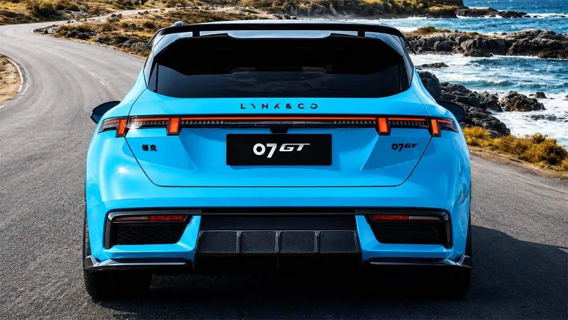 lynk-co-07-gt-trasera
