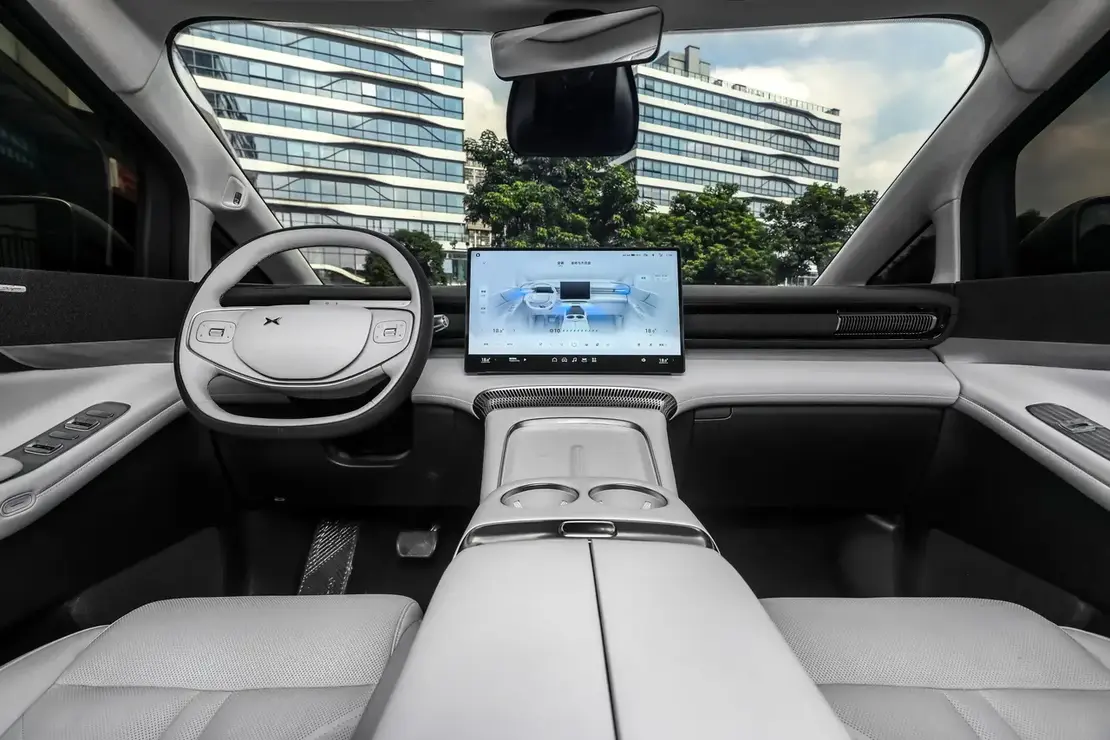 xpeng-x9-interior