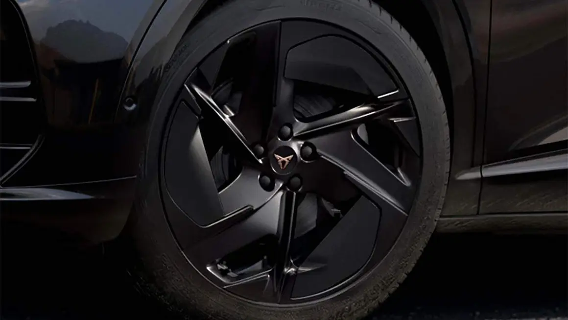 Llantas en negro del CUPRA Tavascan Black Edition