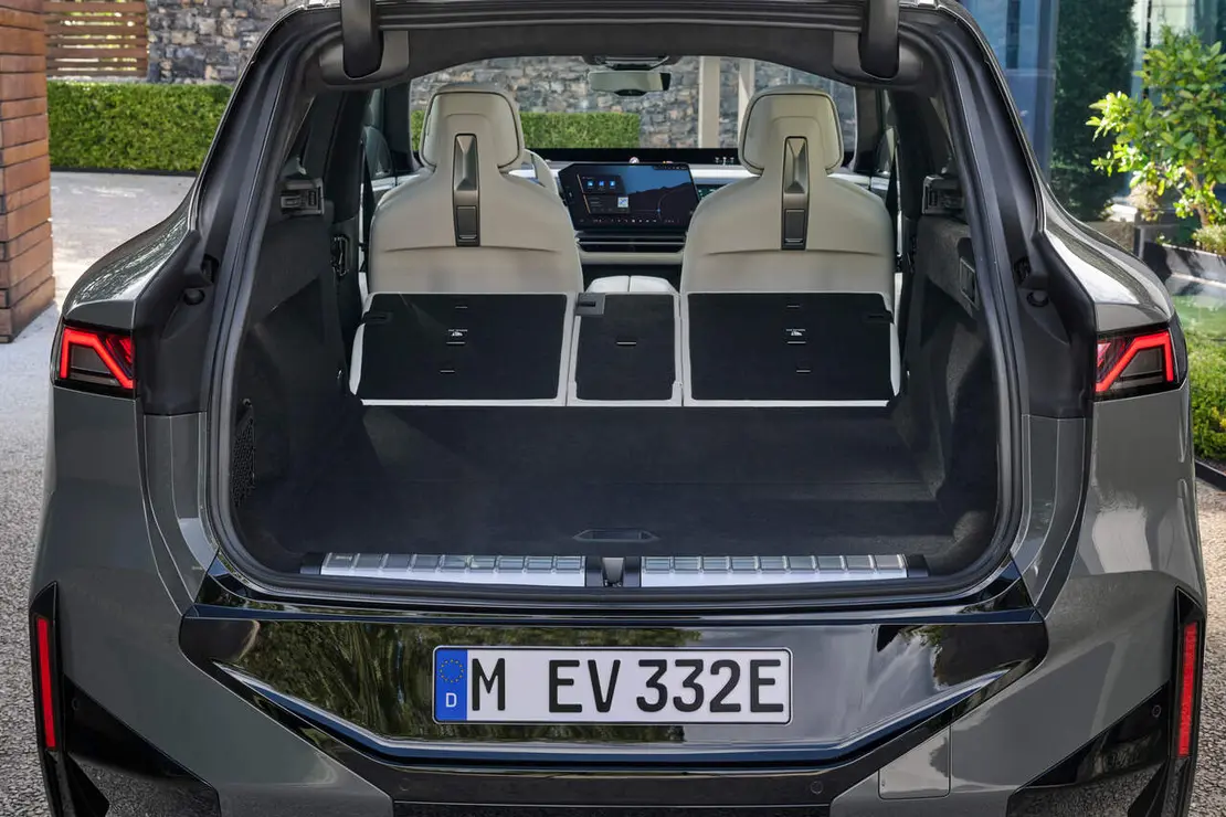 P90646033_highRes_bmw-ix5-60-xdrive-06