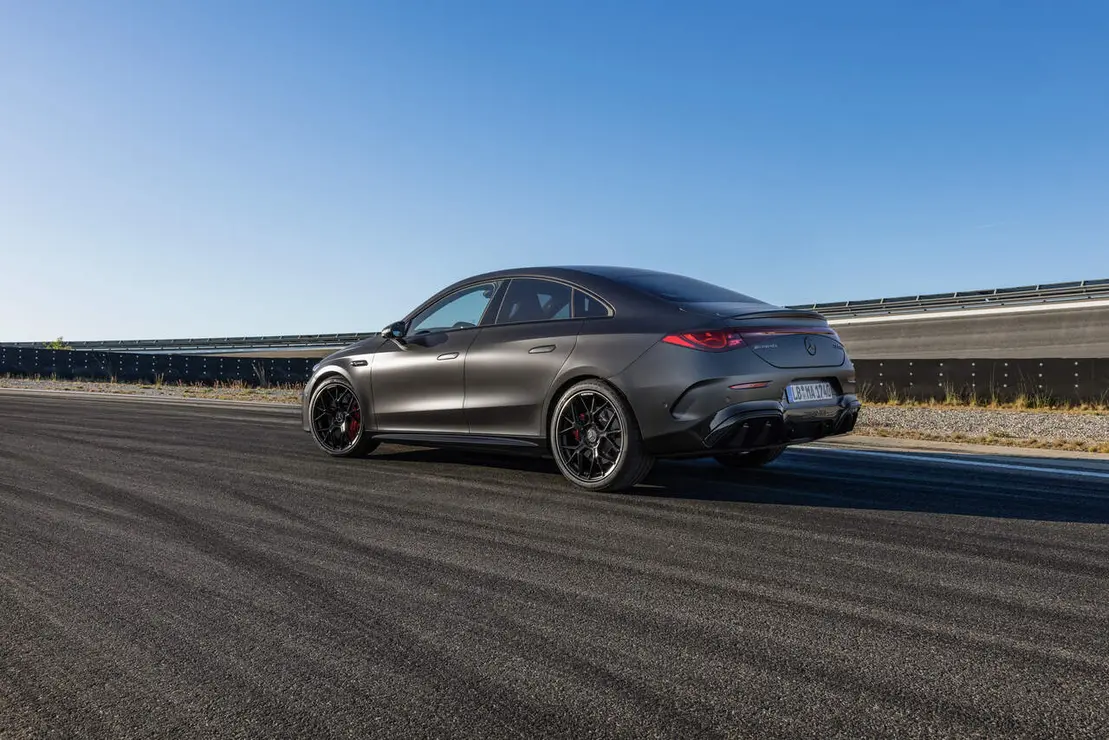 Der neue elektrische Mercedes-AMG CLA 45 4MATIC+.

Exterieur Farbe: MANUFAKTUR graphit grau magno

Interieur Polster: ARTICO/Microcut schwarz / racegelb

Energieverbrauch kombiniert: 18,7‒16,5 kWh/100 km | CO₂-Emissionen kombiniert: 0 g/km | CO₂-Klasse: A

Die Angaben sind vorl&auml;ufig. Es liegen bislang weder best&auml;tigte Werte von einer amtlich anerkannten Pr&uuml;forganisation noch eine EG-Typgenehmigung noch eine Konformit&auml;tsbescheinigung mit amtlichen Werten vor. Abweichungen zwischen den Angaben und den amtlichen Werten sind m&ouml;glich. 

The new Mercedes-AMG CLA 45 4MATIC+ electric.

Exterior color: MANUFAKTUR graphite grey magno

Interior color: ARTICO Microcut black / race yellow

Energy consumption combined: 18.7&ndash;16.5 kWh/100 km | Combined CO₂ emissions: 0 g/km | CO₂ class: A

The figures are provisional. To date, there are no confirmed figures from an officially recognised testing organisation, nor is there an EC type-approval or a certificate of conformity containing official figures. There may be discrepancies between the figures provided and the official figures.