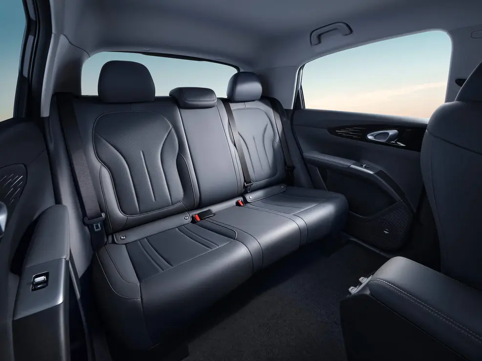 Geely E2_interior_2