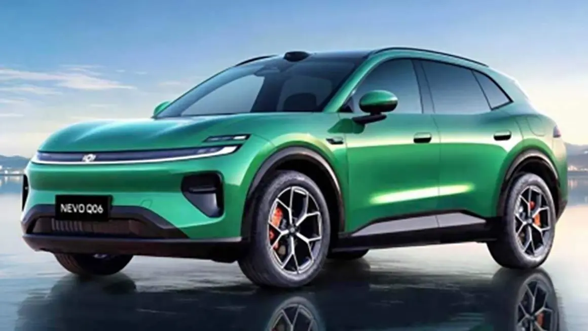 Changan NEVO Q06 de color verde