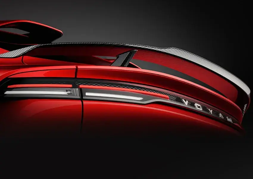 Dongfeng Voyah Passion S - Detalle aler&oacute;n trasero de fibra de carbono