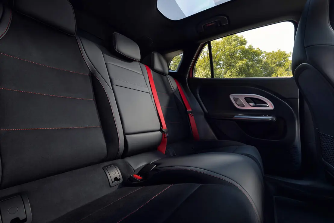 Der neue elektrische Mercedes-Benz GLA.

Exterieur: MANUFAKTUR Patagonienrot Metallic

Interieur: ARTICO man-made leather/MICROCUT microfibre black 

The all-new Mercedes-Benz GLA electric.

Exterior: MANUFAKTUR patagonia red metallic

Interior: ARTICO man-made leather/MICROCUT microfibre black