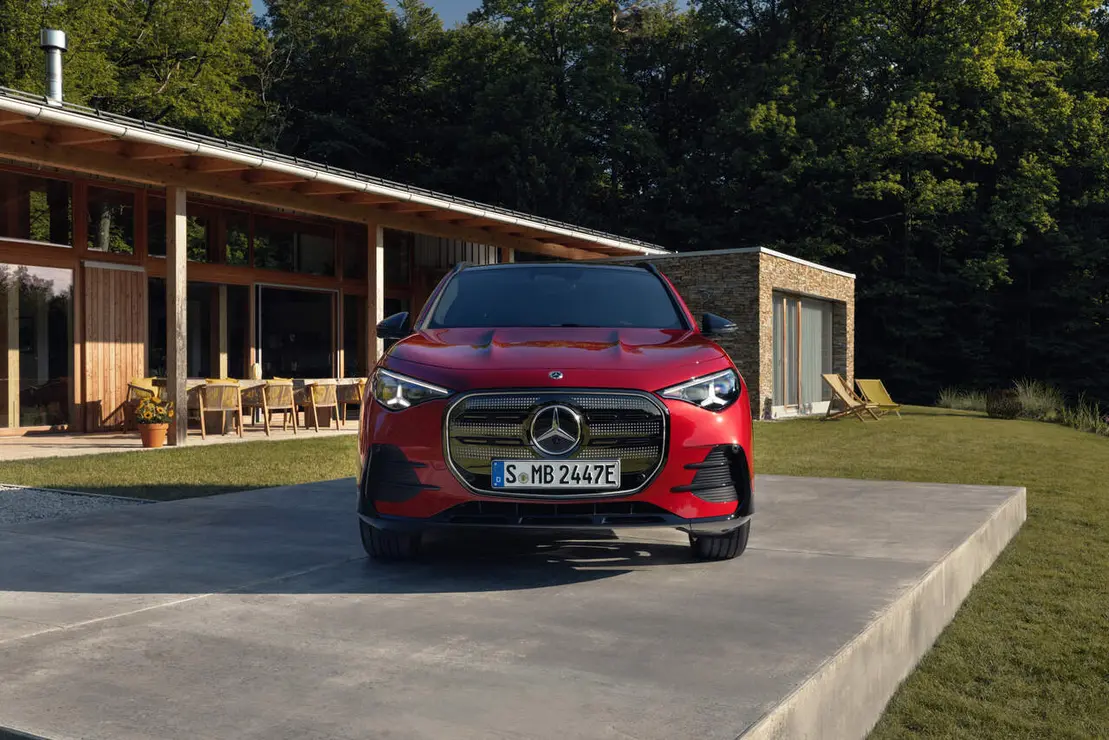 Der neue elektrische Mercedes-Benz GLA.

Exterieur: MANUFAKTUR Patagonienrot Metallic

Interieur: ARTICO man-made leather/MICROCUT microfibre black 

The all-new Mercedes-Benz GLA electric.

Exterior: MANUFAKTUR patagonia red metallic

Interior: ARTICO man-made leather/MICROCUT microfibre black