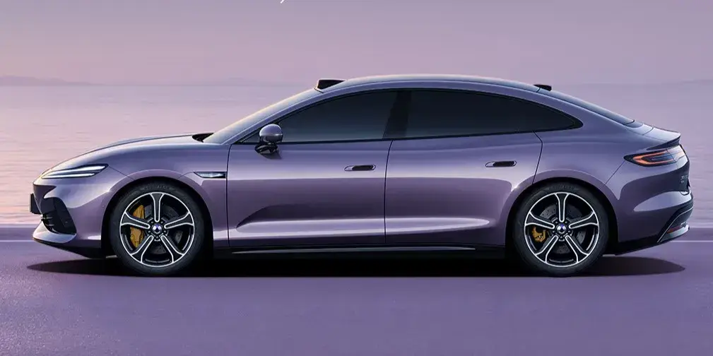 Denza Z9S - vista lateral