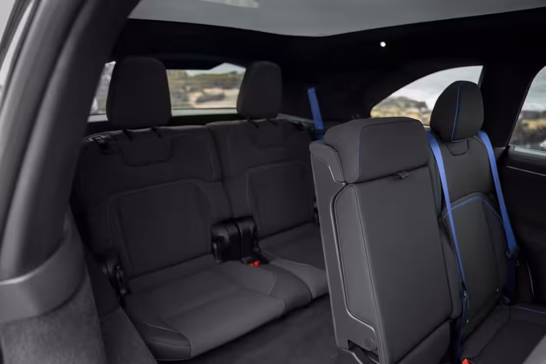 Lucid Gravity GT-S - detalle tercera fila de asientos