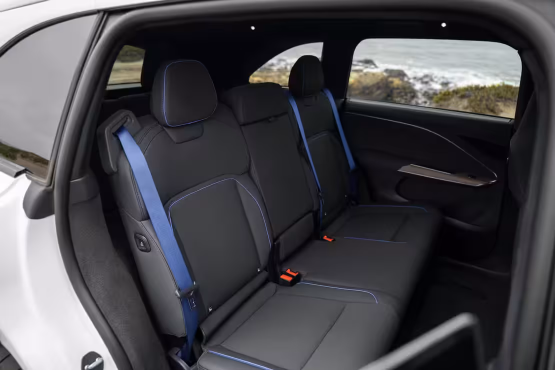 Lucid Gravity GT-S - detalle asientos traseros