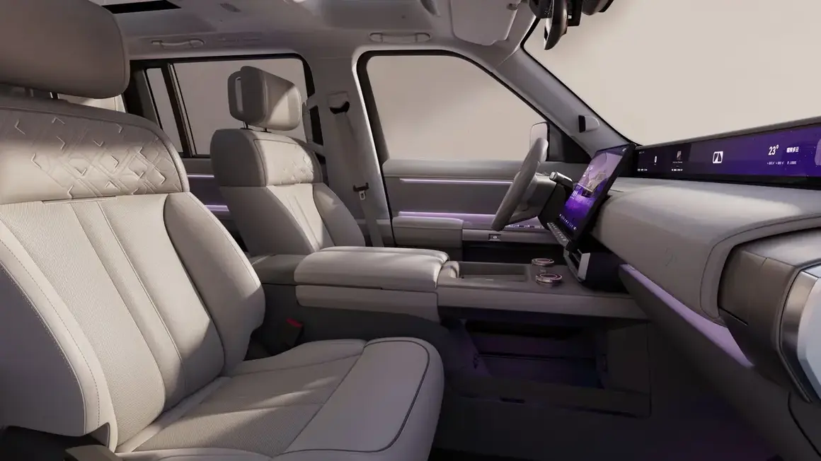 Freelander 8 - interior