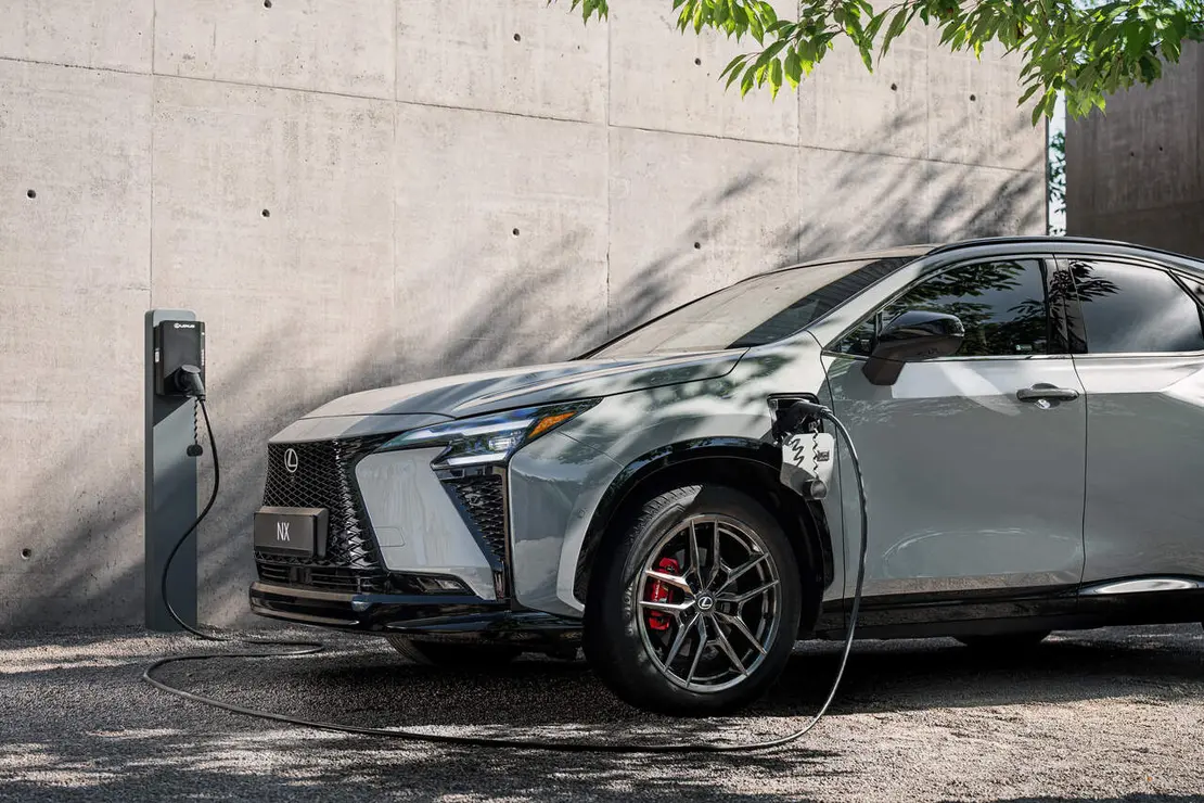 Lexus NX 2027 - Cargando