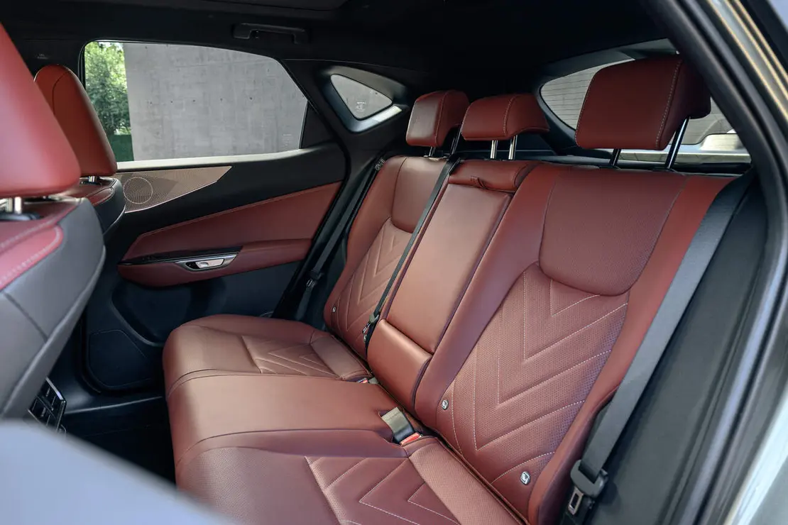 Lexus NX 2027 - Plazas traseras