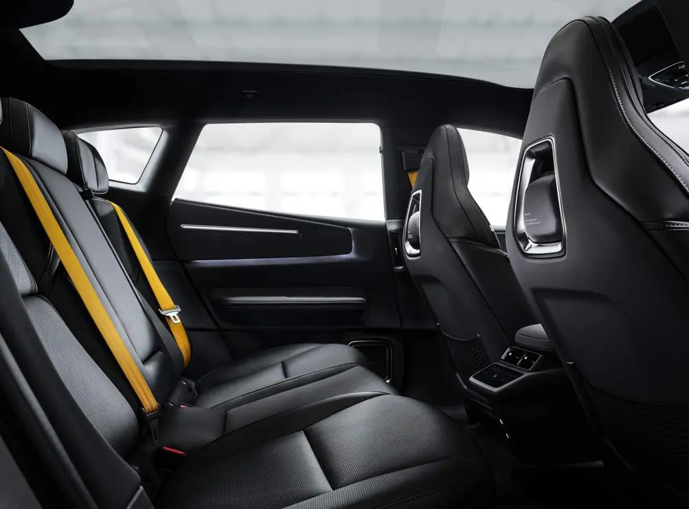 Polestar 4 SUV - Plazas traseras