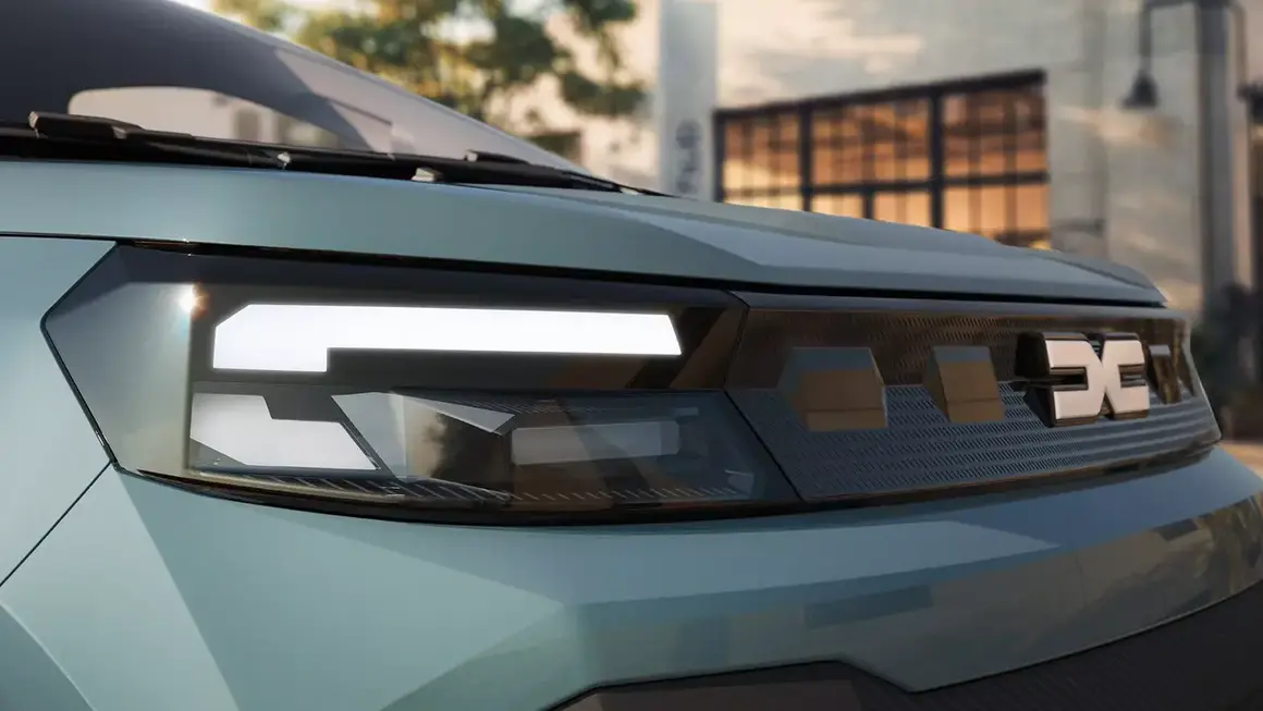 Dacia Spring 2027 - Detalle &oacute;pticas delanteras