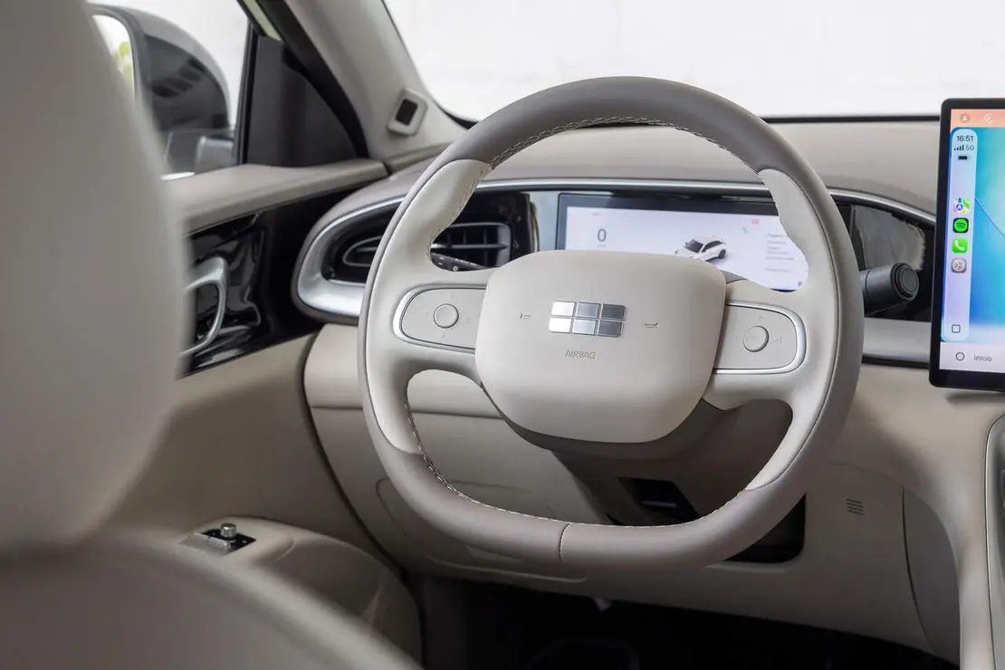 Geely E2 - Detalle volante