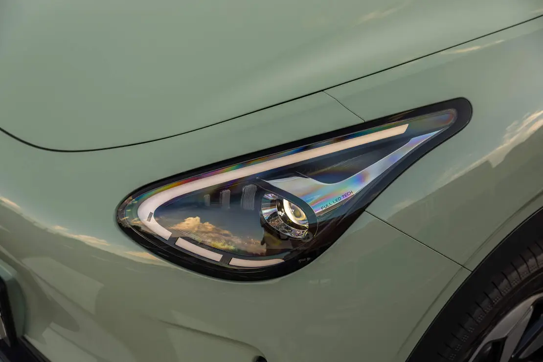 Geely E2 - Detalle ópticas delanteras
