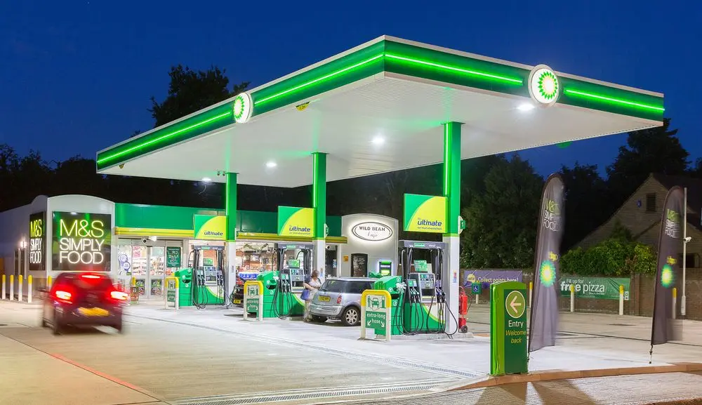 Puntos de carga el&eacute;ctrica en gasolineras