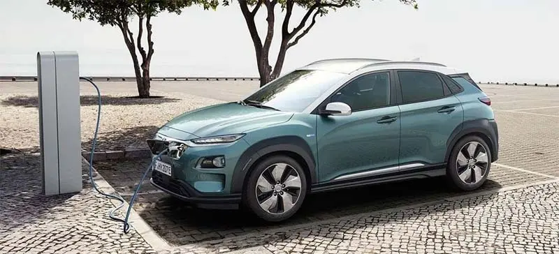 Hyundai Kona cargando