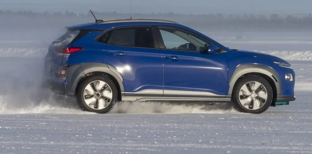 Imagen del test del Hyundai Kona bajo temperaturas muy bajas