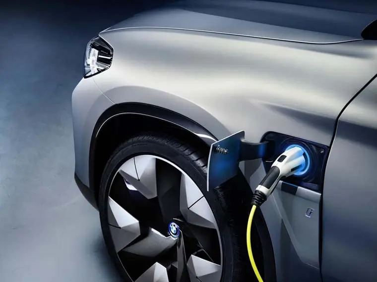 BMW-iX3-03