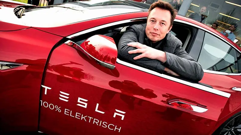 Elon-Musk-Montado_Tesla