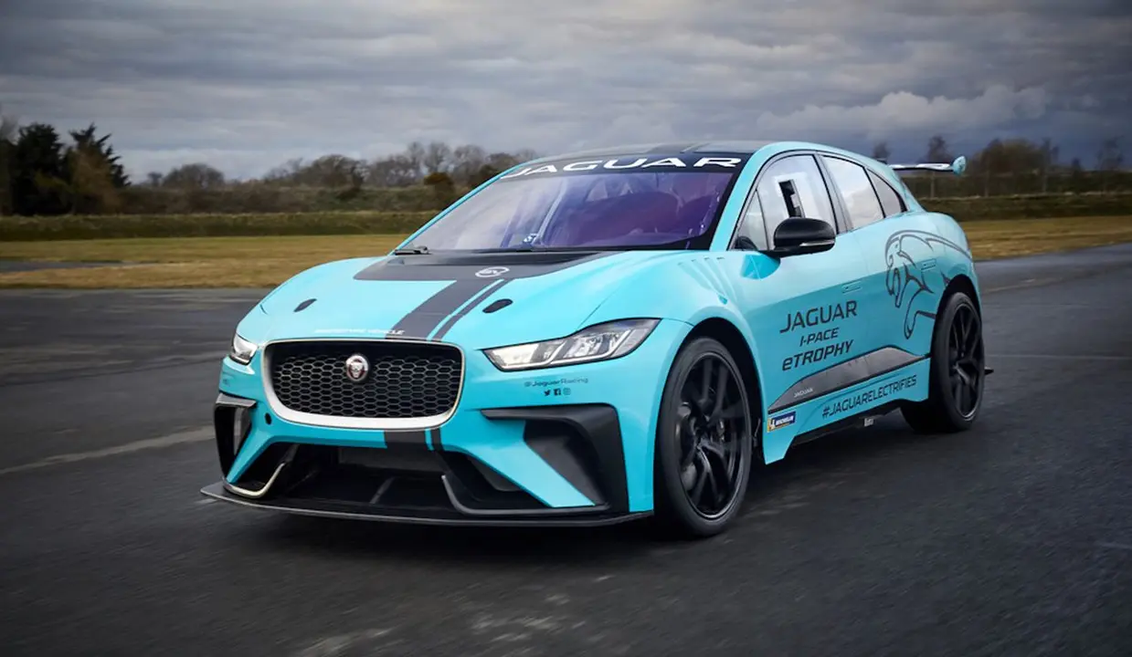 Jaguar_i-Pace_e-TROPHY