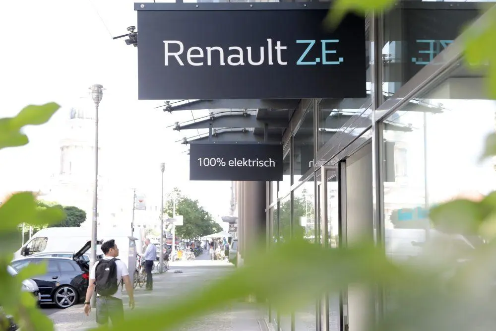 concesionario-renault-EV_Berlin01