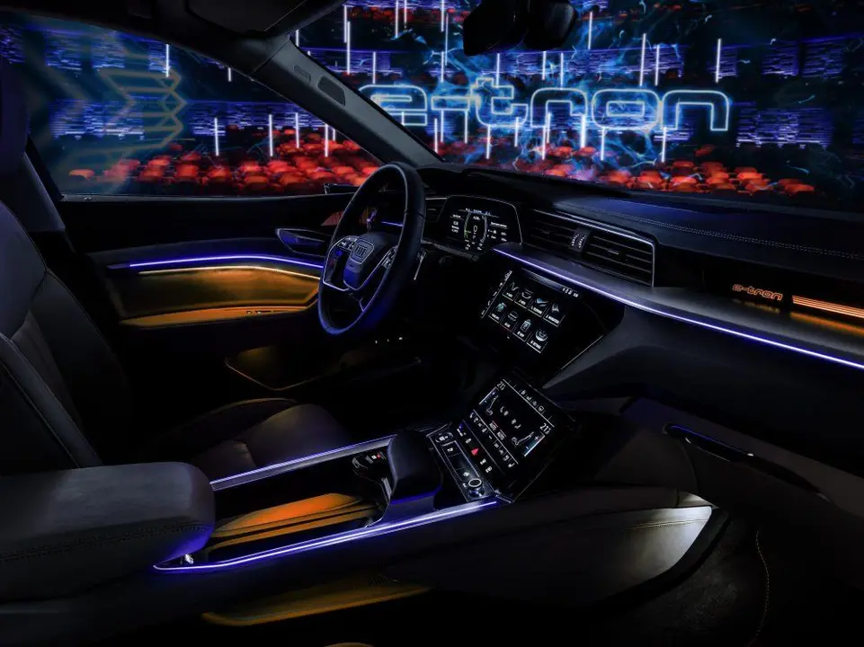 Interior-Audi-e-tron quattro01