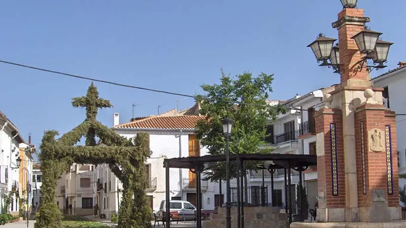 Foto de la plaza de Aras de Olmos, pueblo de Valencia