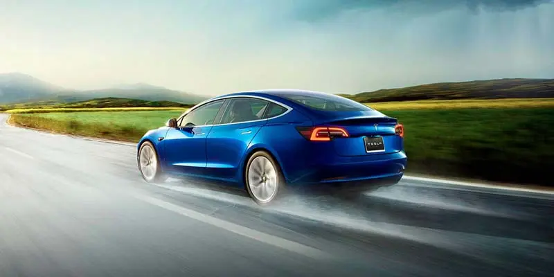 Tesla-Model-3-azul