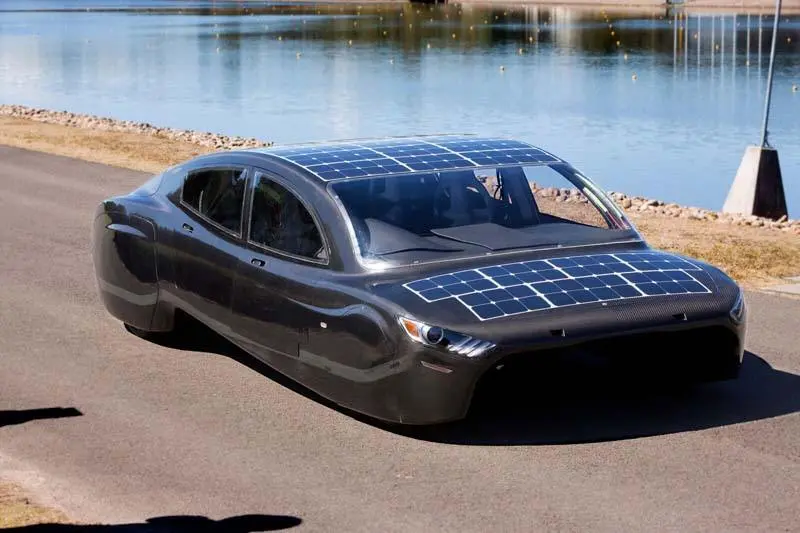 coche-solar-Violeta-lateral1